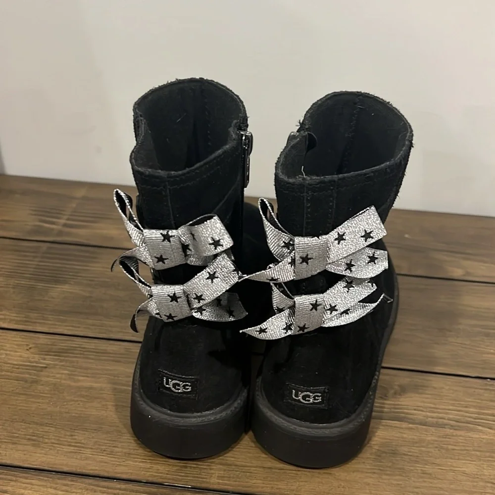 Ugg black girls Tilee boot with silver bows size 3